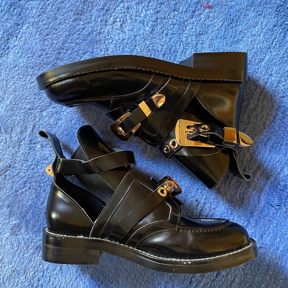 Black Cut-Out combat Ankle Boots with Gold Accents unbranded - Picture 2 of 5